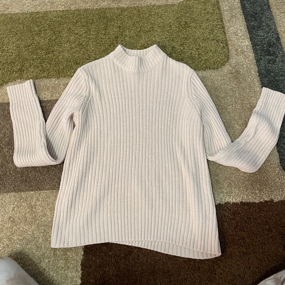 Mid neck sweater